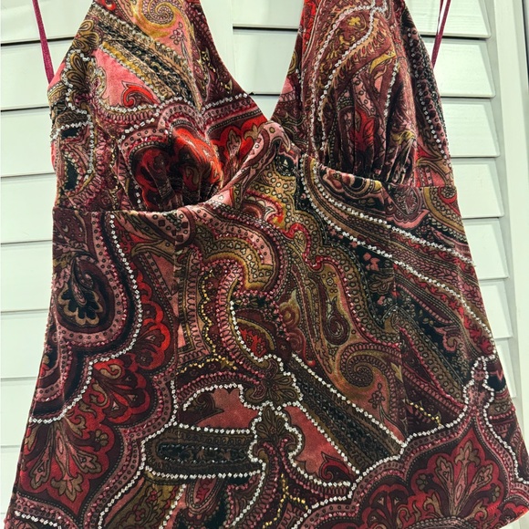 Beautifully Beaded Cache Top - Picture 2 of 8